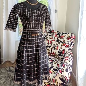 Three Quarter Sleeve Printed Fit Flare Sweater Dress SIZE XS Black